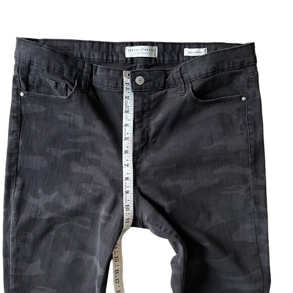 Social Standard By Sanctuary Black Camo Ankle Skinny Stretch Jeans Women’s Sz 14 - Picture 9 of 12